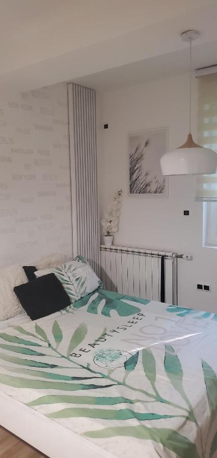 Sleep And Drive Suites Szarajevó Kültér fotó